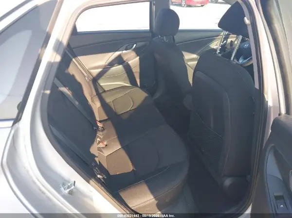 KMHH35LEXJU024844 2018 HYUNDAI ELANTRA - Image 8