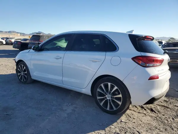 KMHH35LEXJU050277 2018 HYUNDAI ELANTRA - Image 2