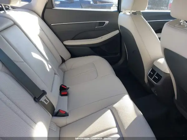 KMHL34J28NA200598 2022 HYUNDAI SONATA - Image 8