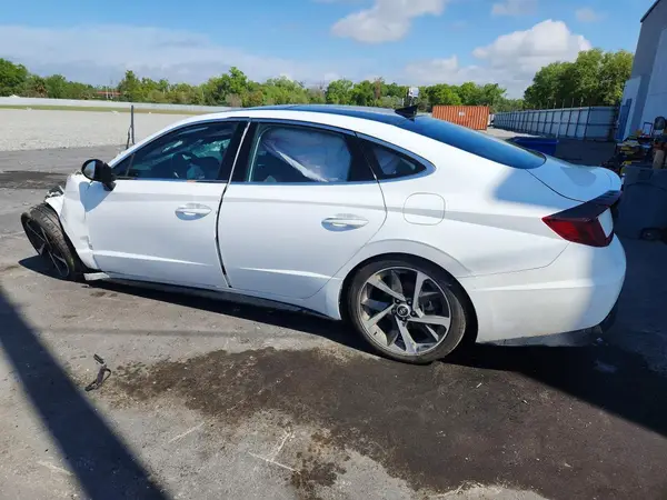 KMHL44J28PA255794 2023 HYUNDAI SONATA - Image 2