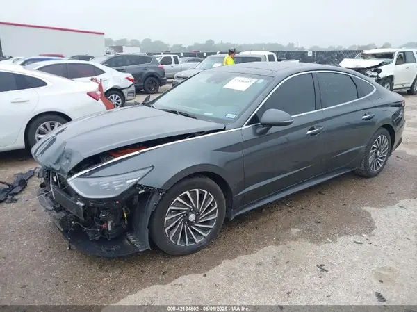 KMHL54JJ1PA077621 2023 HYUNDAI SONATA - Image 2