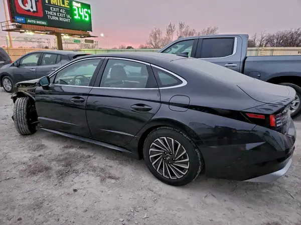 KMHL54JJXSA127392 2025 HYUNDAI SONATA - Image 2