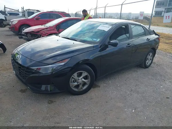 KMHLL4AG0PU542298 2023 HYUNDAI ELANTRA - Image 2