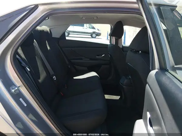 2023 HYUNDAI ELANTRA auction photo 8