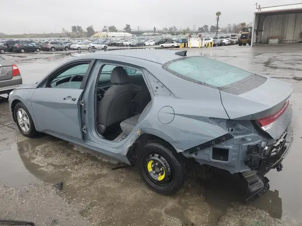 KMHLL4AG3PU438033 2023 HYUNDAI ELANTRA - Image 2