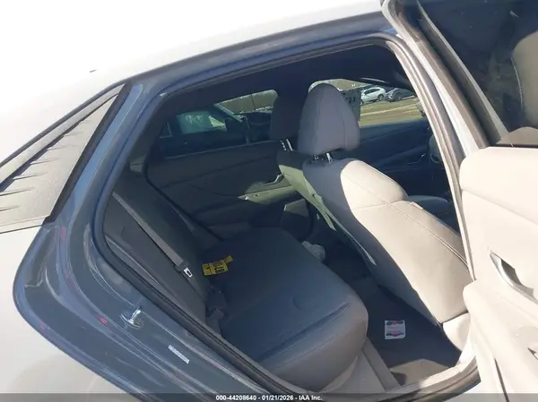 KMHLL4AG4NU335538 2022 HYUNDAI ELANTRA - Image 8