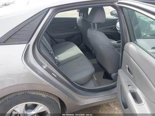 KMHLL4AG4NU359435 2022 HYUNDAI ELANTRA - Image 8