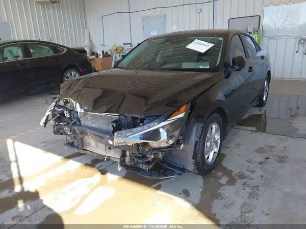 KMHLL4AG5NU325830 2022 HYUNDAI ELANTRA - Image 2