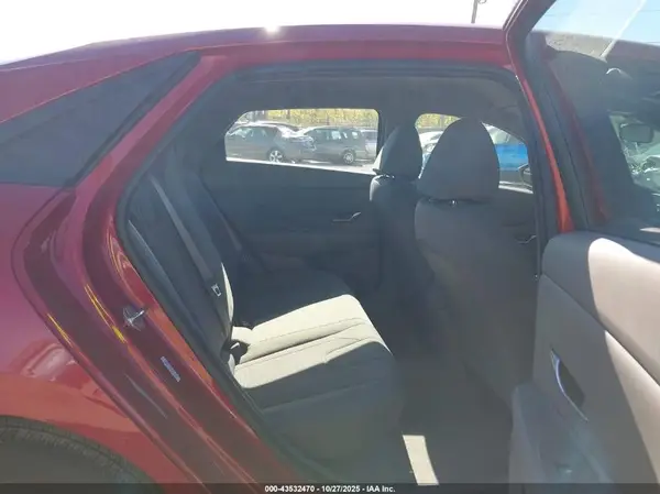 KMHLL4AG6NU361168 2022 HYUNDAI ELANTRA - Image 8