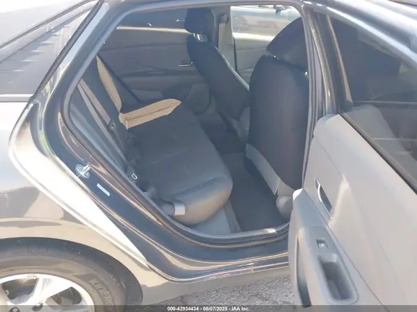 KMHLL4AG7PU575671 2023 HYUNDAI ELANTRA - Image 8