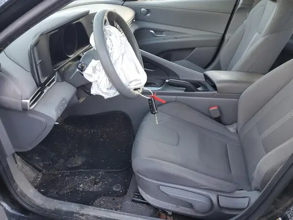 2023 HYUNDAI ELANTRA auction photo 7