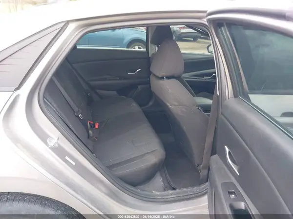 KMHLL4AG9PU630122 2023 HYUNDAI ELANTRA - Image 8