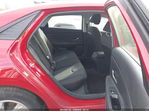 KMHLL4AGXNU368253 2022 HYUNDAI ELANTRA - Image 8