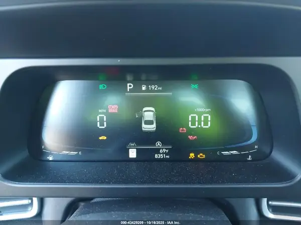 2024 HYUNDAI ELANTRA auction photo 7