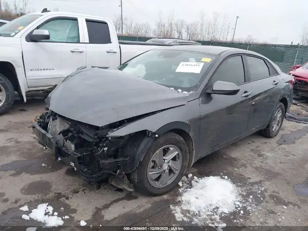 KMHLL4DG0SU907812 2025 HYUNDAI ELANTRA - Image 2