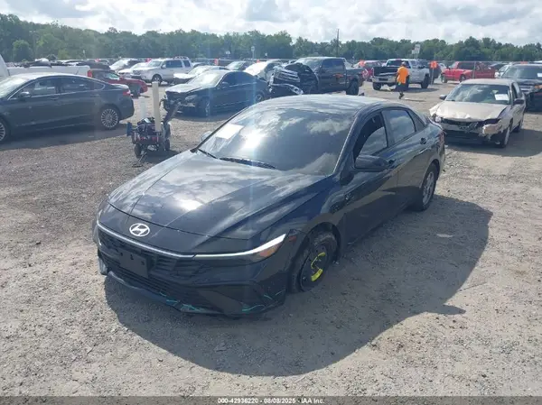 KMHLL4DG1SU886355 2025 HYUNDAI ELANTRA - Image 2