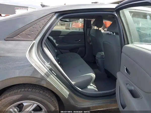 KMHLL4DG2RU795749 2024 HYUNDAI ELANTRA - Image 8
