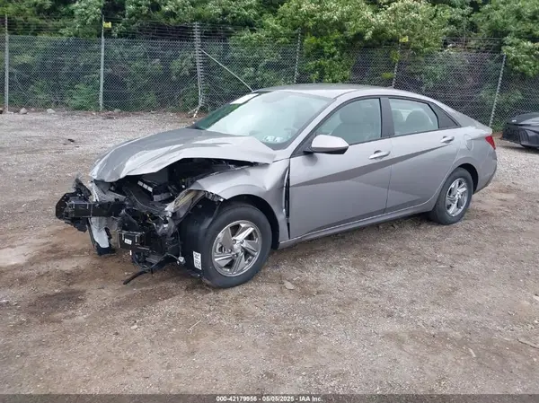 KMHLL4DG2SU938379 2025 HYUNDAI ELANTRA - Image 2