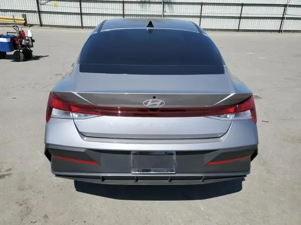 2025 HYUNDAI ELANTRA auction photo 6