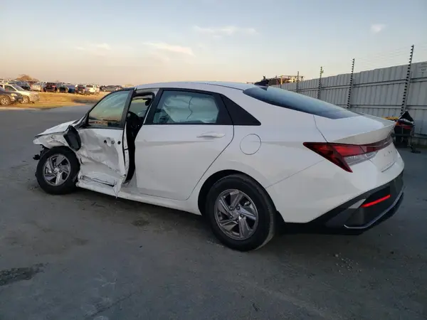 KMHLL4DG3RU775543 2024 HYUNDAI ELANTRA - Image 2