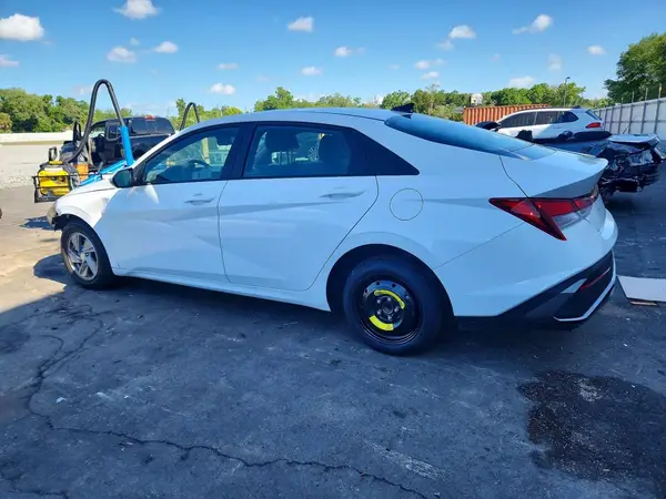 KMHLL4DG3SU863076 2025 HYUNDAI ELANTRA - Image 2