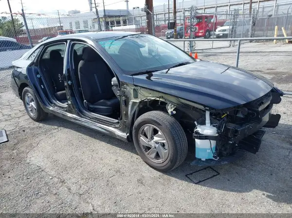 KMHLL4DG3SU911871 2025 HYUNDAI ELANTRA - Image 1