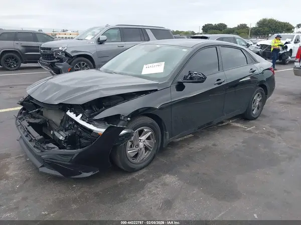 KMHLL4DG4SU014803 2025 HYUNDAI ELANTRA - Image 2