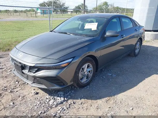 KMHLL4DG5SU916781 2025 HYUNDAI ELANTRA - Image 2