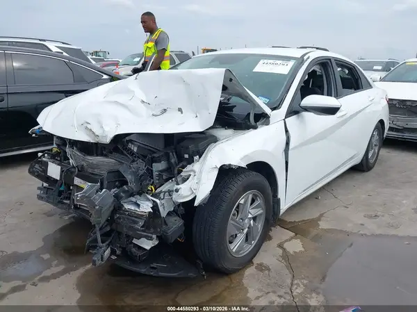 KMHLL4DG6RU695931 2024 HYUNDAI ELANTRA - Image 2