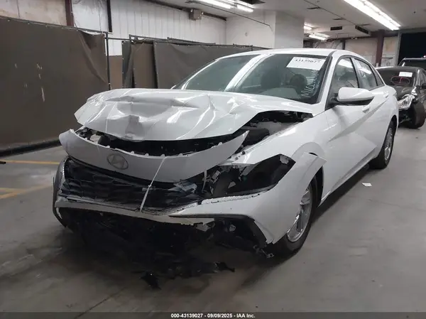 KMHLL4DG6SU054025 2025 HYUNDAI ELANTRA - Image 2