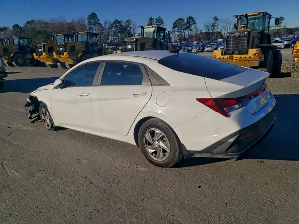 KMHLL4DG8RU759967 2024 HYUNDAI ELANTRA - Image 2