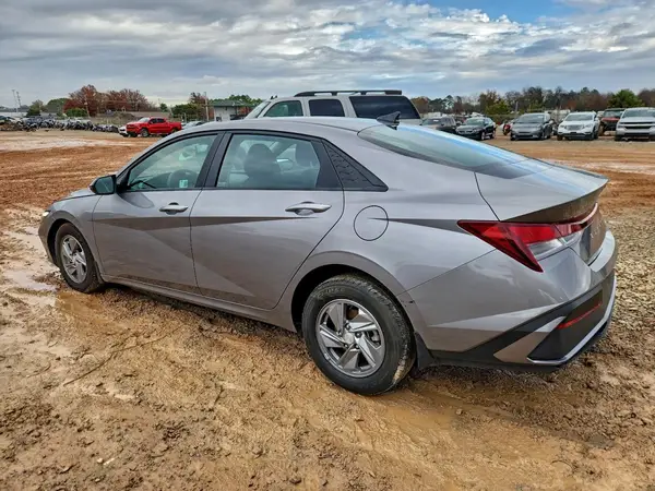 KMHLL4DG8RU770631 2024 HYUNDAI ELANTRA - Image 2