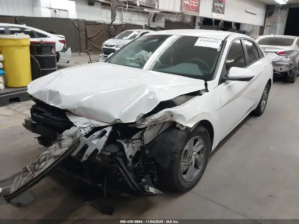 KMHLL4DGXRU758058 2024 HYUNDAI ELANTRA - Image 2