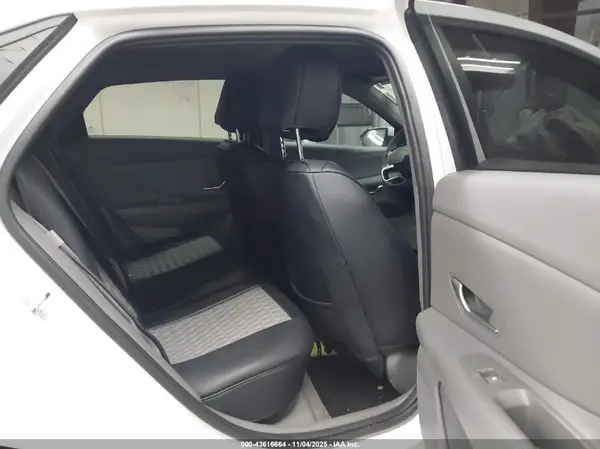 KMHLL4DGXRU758058 2024 HYUNDAI ELANTRA - Image 8