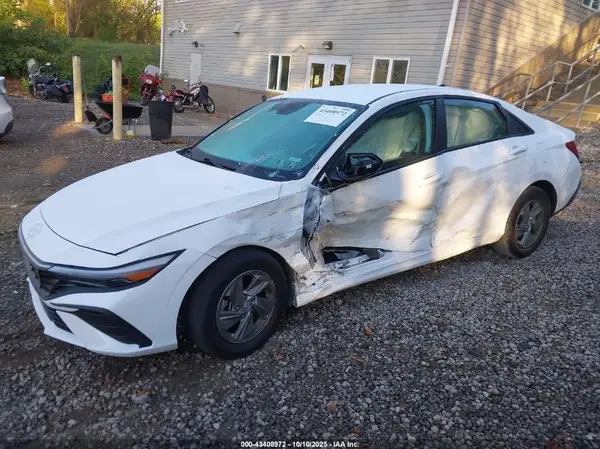 KMHLL4DGXRU761770 2024 HYUNDAI ELANTRA - Image 2