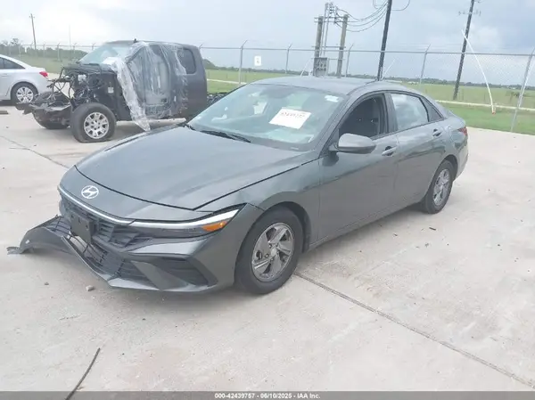 KMHLL4DGXRU796969 2024 HYUNDAI ELANTRA - Image 2