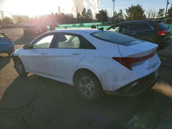 KMHLL4DGXRU828030 2024 HYUNDAI ELANTRA - Image 2