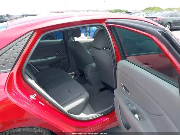 KMHLL4DGXRU828643 2024 HYUNDAI ELANTRA - Image 8