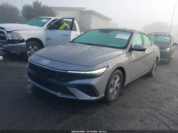 KMHLL4DGXSU864645 2025 HYUNDAI ELANTRA - Image 2