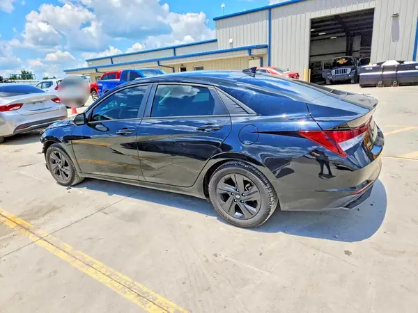 KMHLM4AG0MU074517 2021 HYUNDAI ELANTRA - Image 2