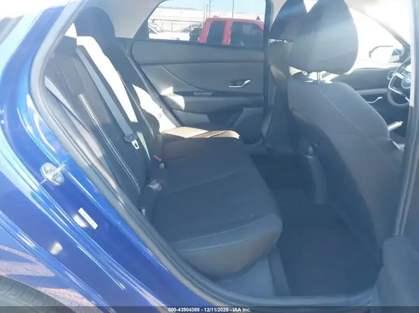 KMHLM4AG0MU093262 2021 HYUNDAI ELANTRA - Image 8