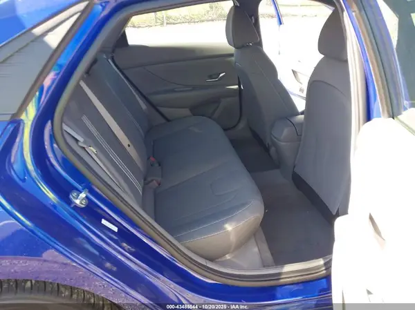 KMHLM4AG0MU114322 2021 HYUNDAI ELANTRA - Image 8