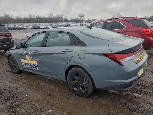KMHLM4AG0MU140886 2021 HYUNDAI ELANTRA - Image 2
