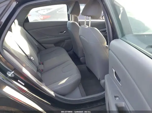 KMHLM4AG0MU161415 2021 HYUNDAI ELANTRA - Image 8