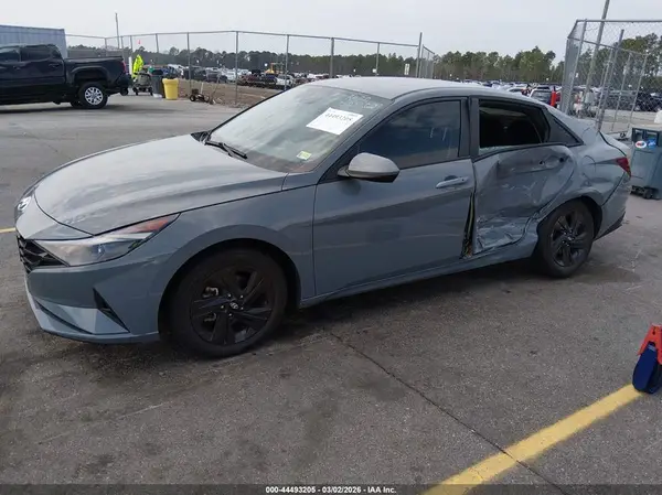 KMHLM4AG0MU186279 2021 HYUNDAI ELANTRA - Image 2