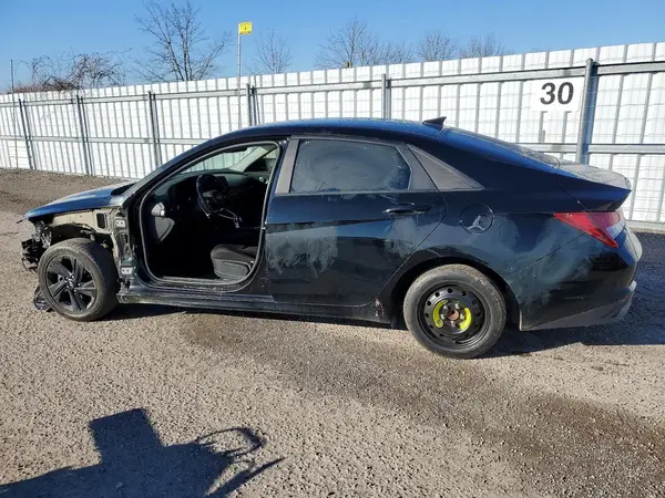 KMHLM4AG0NU215880 2022 HYUNDAI ELANTRA - Image 2