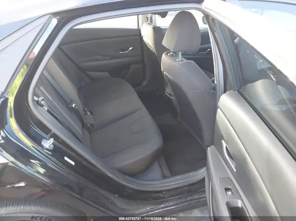 KMHLM4AG0NU217936 2022 HYUNDAI ELANTRA - Image 8