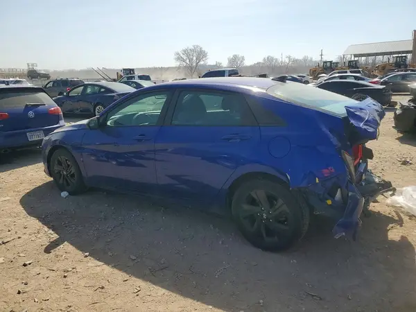 KMHLM4AG0NU225325 2022 HYUNDAI ELANTRA - Image 2