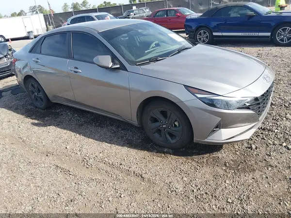 KMHLM4AG0NU240830 2022 HYUNDAI ELANTRA - Image 1