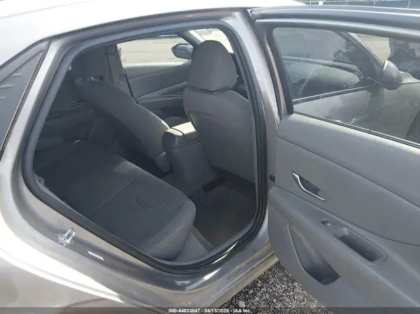 KMHLM4AG0NU240830 2022 HYUNDAI ELANTRA - Image 8
